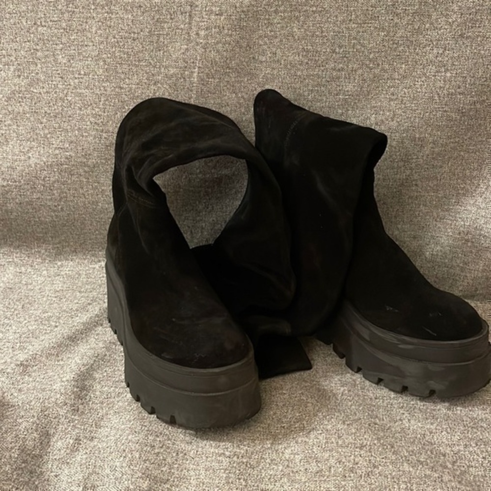 Free People London Calling Over the Knee Boots. NEW